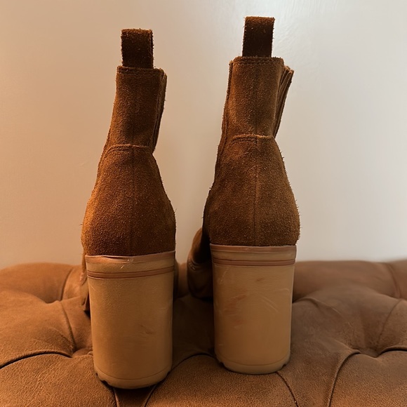 Steve Madden brown suede boot size 8.5! - Picture 3 of 5